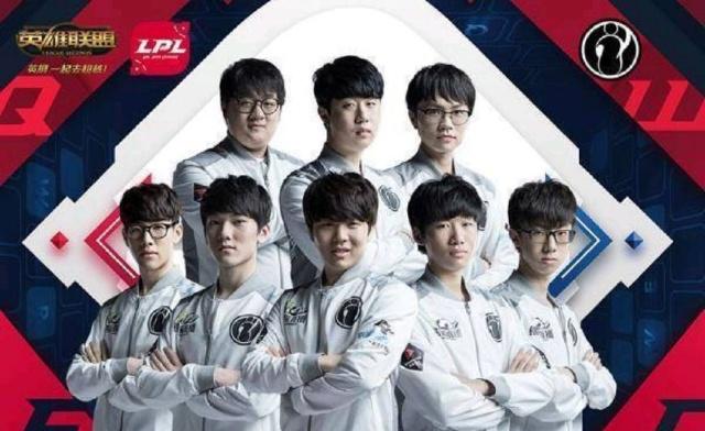 日本本州岛多地降雪持续 局地积雪超5米.